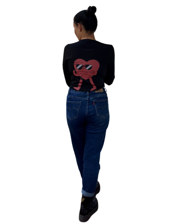 Camiseta Colección San Valentín: "Love is in the wear" - Imagen 5