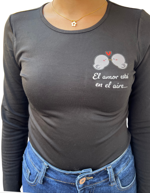 Camiseta Colección San Valentín: "Love is in the wear" - Imagen 3