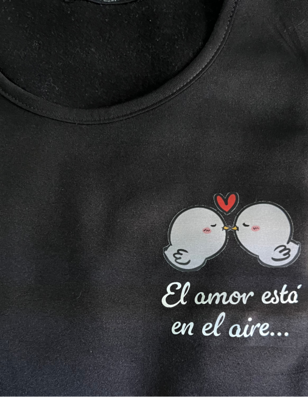 Camiseta Colección San Valentín: "Love is in the wear" - Imagen 2